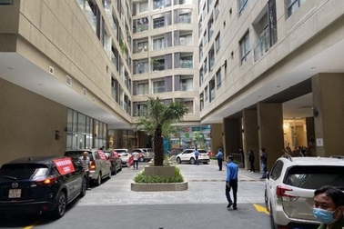 Cư dân phải đóng nửa tỉ đồng cho một suất để xe