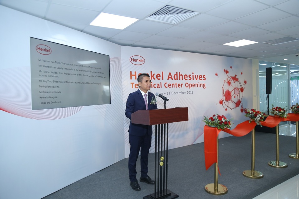 Henkel khai trương Trung tâm kỹ thuật keo chất kết dính tại Việt Nam - 1 Henkel khai trương Trung tâm kỹ thuật keo chất kết dính tại Việt Nam - 1