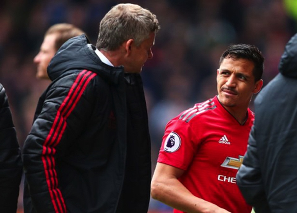 Nhân dịp cách ly, Alexis Sanchez bất ngờ công khai bạn gái xinh đẹp - 4 Nhân dịp cách ly, Alexis Sanchez bất ngờ công khai bạn gái xinh đẹp - 4