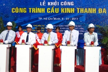 Xây cầu nối bán đảo Thanh Đa
