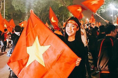 Các sao Việt nói gì trước ngày sang Trung Quốc cổ vũ cho U23 Việt Nam?