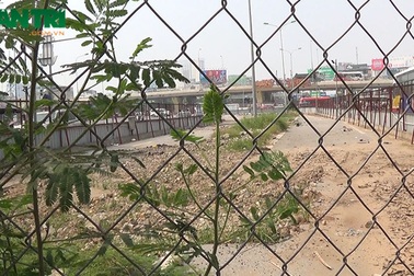 Dân Thủ đô khốn khổ vì “lô cốt” đường sắt trên cao