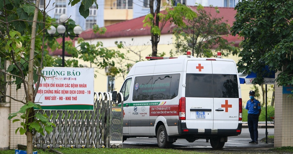 Covid-19 ồ ạt tấn công, 9 bệnh viện phải phong tỏa, cách ly y tế - 2 Covid-19 ồ ạt tấn công, 9 bệnh viện phải phong tỏa, cách ly y tế - 2