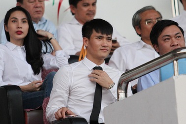 Bị tố “láo” với giám sát trọng tài, Công Vinh phản pháo