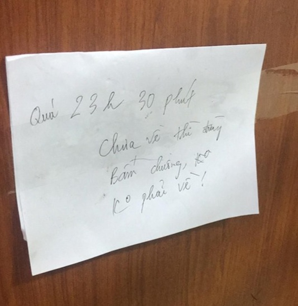 Chồng mỉa mai về phòng dịch, vợ cho ra ngủ... nhà kho - 1 Chồng mỉa mai về phòng dịch, vợ cho ra ngủ... nhà kho - 1