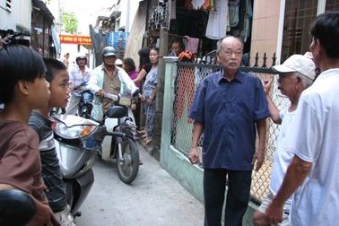 “Bỗng dưng” nhiễm dioxin: Cả phường hoang mang mong được xét nghiệm