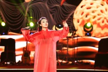 Tân Nhàn hát xẩm trên sân khấu "Xuân quê hương"