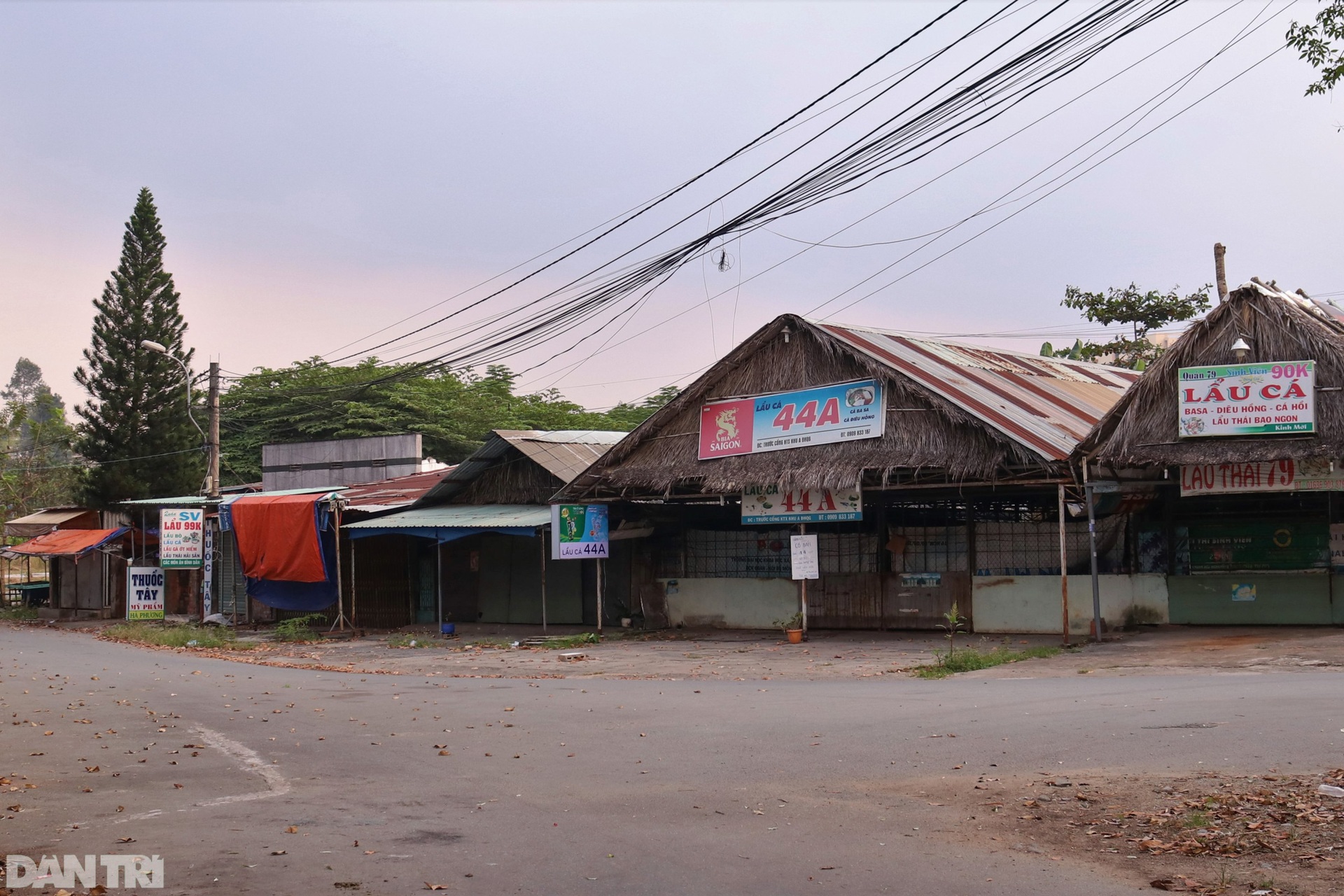 Cảnh đìu hiu, vắng vẻ chưa từng thấy tại Làng Đại học lớn nhất TPHCM - 5