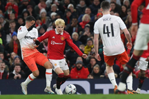 HLV Ten Hag tiết lộ cuộc nói chuyện giúp Garnacho thăng hoa