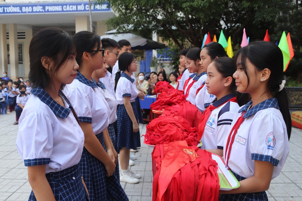 Những tấm thẻ Bảo hiểm y tế nối dài hành trình nhân ái của Dân trí - 5