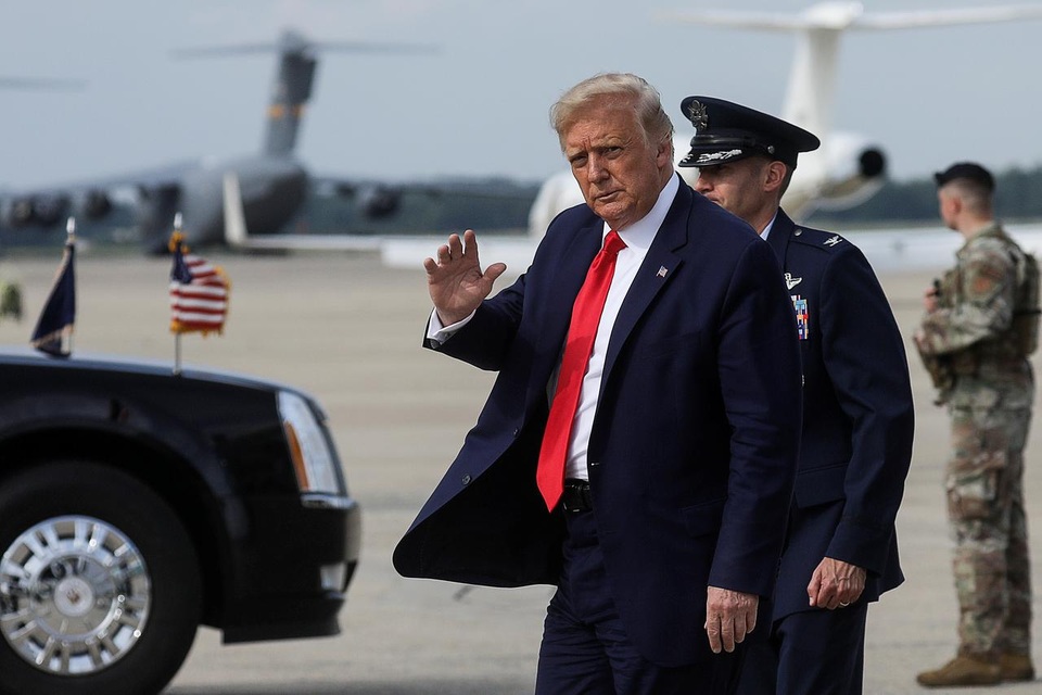 Ông Trump gây tranh cãi vì gợi ý cử tri bỏ phiếu 2 lần - 1 Ông Trump gây tranh cãi vì gợi ý cử tri bỏ phiếu 2 lần - 1