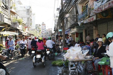 Gà đắt hàng ngày mồng 3 Tết