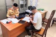 Tài xế bị phạt 5 triệu đồng vì lái ô tô đi vào làn khẩn cấp Vành đai 3