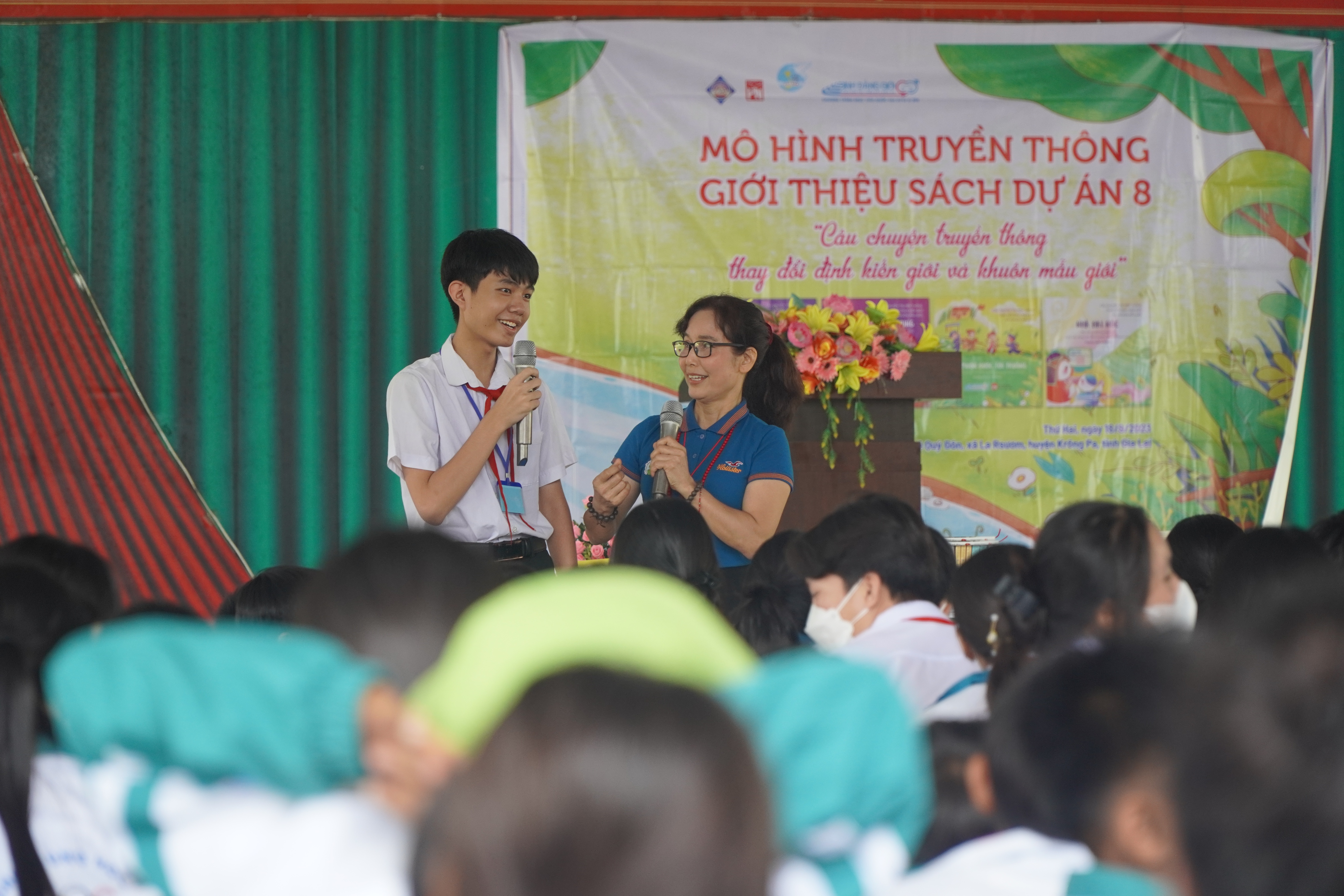 ការនាំយកគំរូទំនាក់ទំនងសៀវភៅស្តីពីសមភាពយេនឌ័រទៅកាន់តំបន់ខ្ពង់រាបកណ្តាល - ២ Đưa mô hình truyền thông sách về bình đẳng giới lên Tây Nguyên - 2