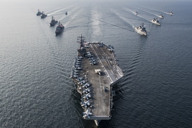 Mỹ đưa dàn khí tài hiện đại tới "nắn gân" Triều Tiên