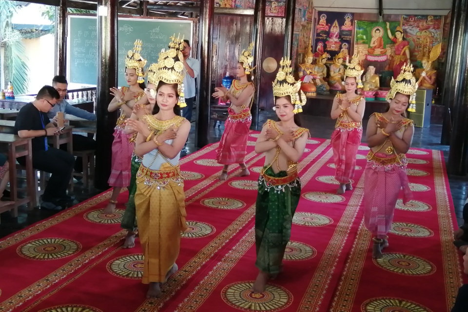 Phát triển du lịch ven biển hút khách ngắm điện gió, xem tôm công nghệ cao - 2 Phát triển du lịch ven biển hút khách ngắm điện gió, xem tôm công nghệ cao - 2