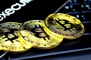 Bitcoin lao dốc 10.000 USD trong một giờ, nhà đầu tư Việt có hoảng loạn?