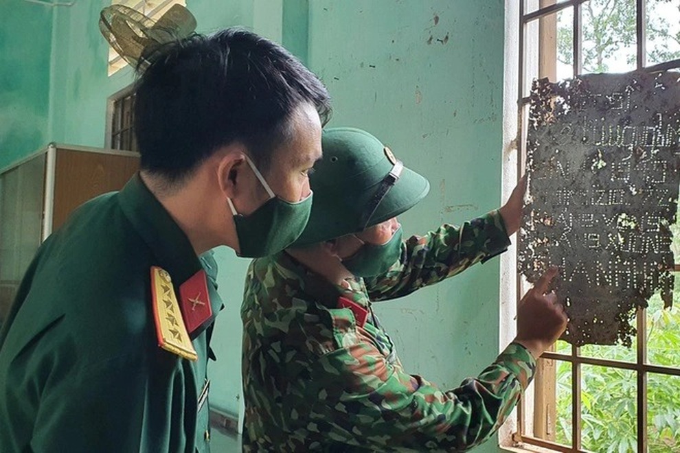 Tổ chức trọng thể Lễ truy điệu và an táng 10 hài cốt liệt sĩ - 6 Tổ chức trọng thể Lễ truy điệu và an táng 10 hài cốt liệt sĩ - 6