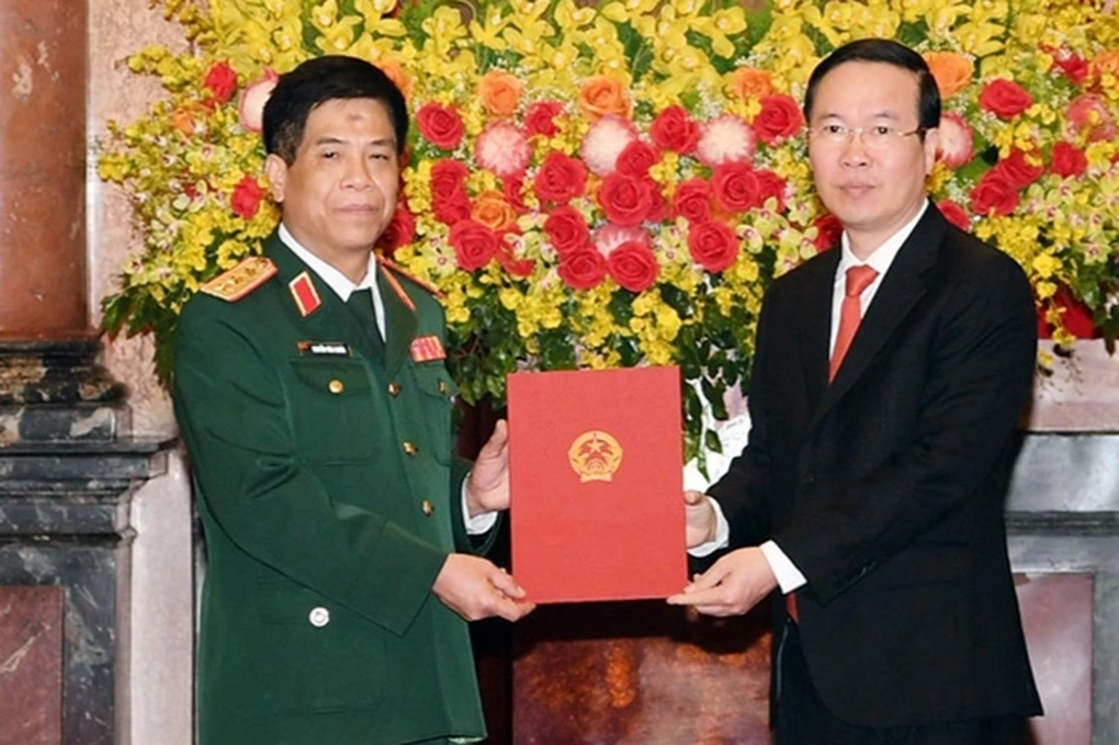 Trao quyết định thăng quân hàm cho Thượng tướng Nguyễn Văn Nghĩa - 1 Trao quyết định thăng quân hàm cho Thượng tướng Nguyễn Văn Nghĩa - 1