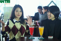 Độc chiêu "lấy lòng" bạn gái bằng ảo thuật lá bài ma thuật