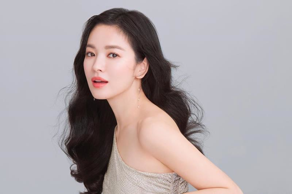Song Hye Kyo và nghệ sĩ châu Á động viên dân vùng dịch virus corona - 1 Song Hye Kyo và nghệ sĩ châu Á động viên dân vùng dịch virus corona - 1
