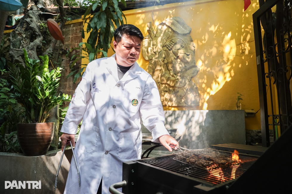 Món sườn nướng ở nhà hàng trong biệt thự Hà Nội khiến đầu bếp Anh muốn học - 6 Món sườn nướng ở nhà hàng trong biệt thự Hà Nội khiến đầu bếp Anh muốn học - 6