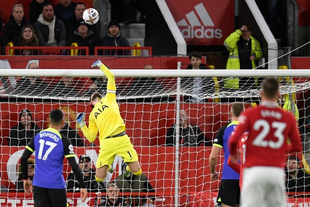 Man Utd đánh bại Tottenham tại Old Trafford - 2 Man Utd đánh bại Tottenham tại Old Trafford - 2