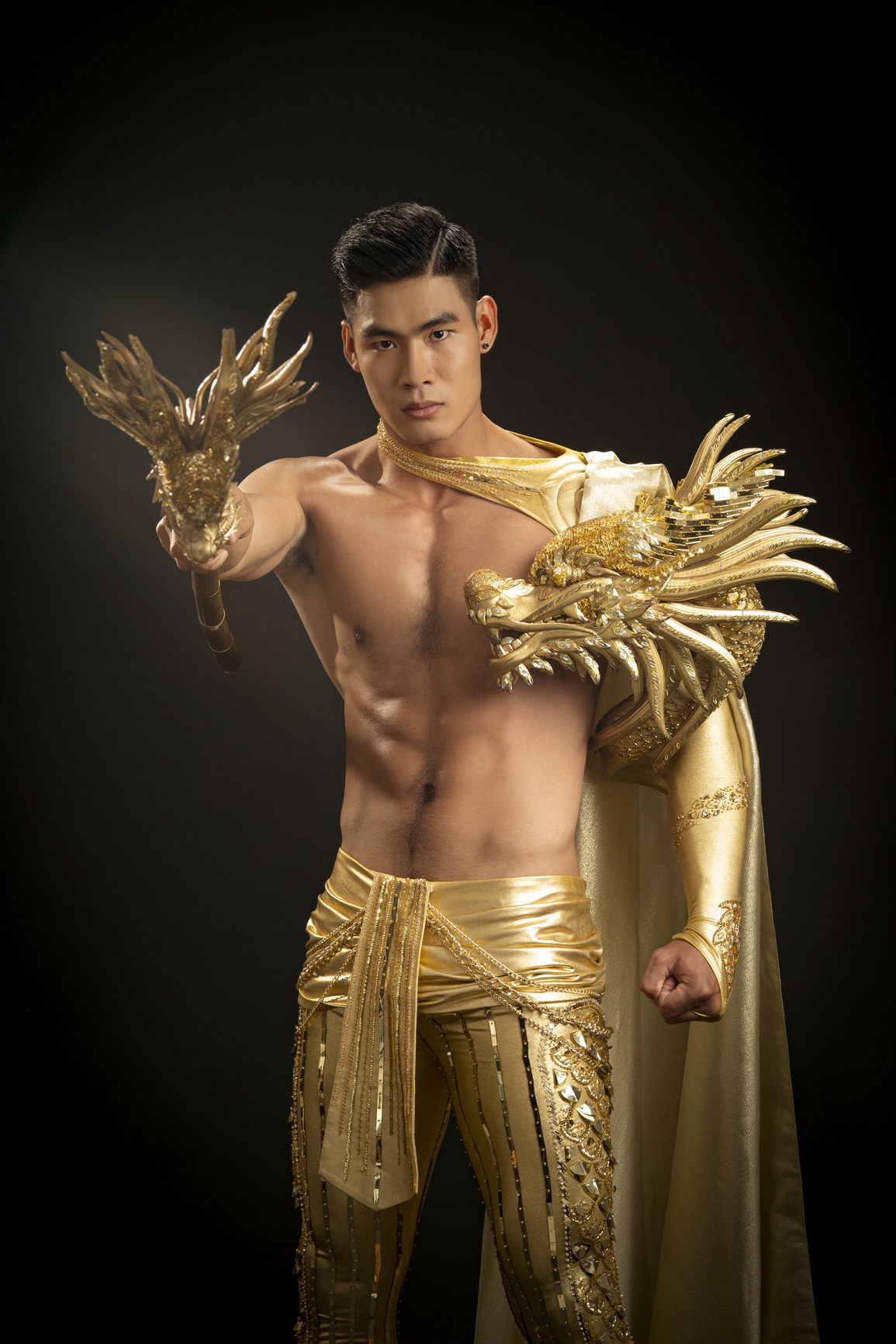 Tiết lộ bộ quốc phục ấn tượng của đại diện Việt Nam tại Mister Global 2022 - 4 Tiết lộ bộ quốc phục ấn tượng của đại diện Việt Nam tại Mister Global 2022 - 4