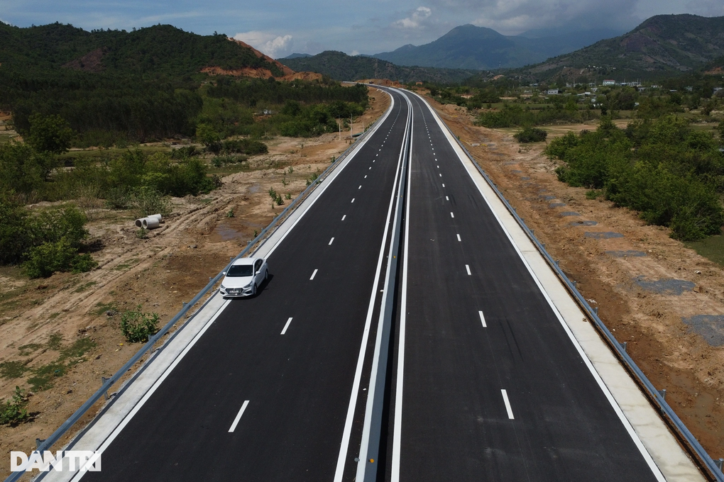 Tạm dừng khai thác cao tốc Nha Trang - Cam Lâm 1 ngày - 1 Tạm dừng khai thác cao tốc Nha Trang - Cam Lâm 1 ngày - 1