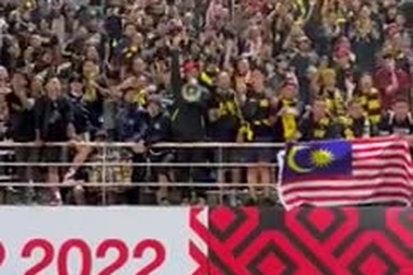 CĐV Malaysia hát mừng Thái Lan, mong "Voi chiến" đánh bại tuyển Việt Nam