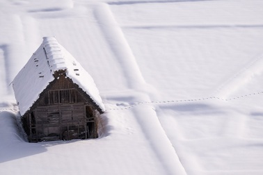 Những ngôi nhà cổ 250 tuổi lung linh trong tuyết trắng