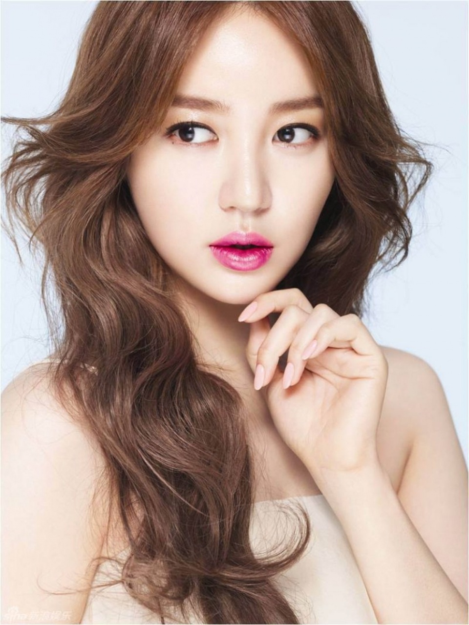 Ngoại hình khác lạ và cuộc sống cô độc của thái tử phi Yoon Eun Hye - 5 Ngoại hình khác lạ và cuộc sống cô độc của thái tử phi Yoon Eun Hye - 5