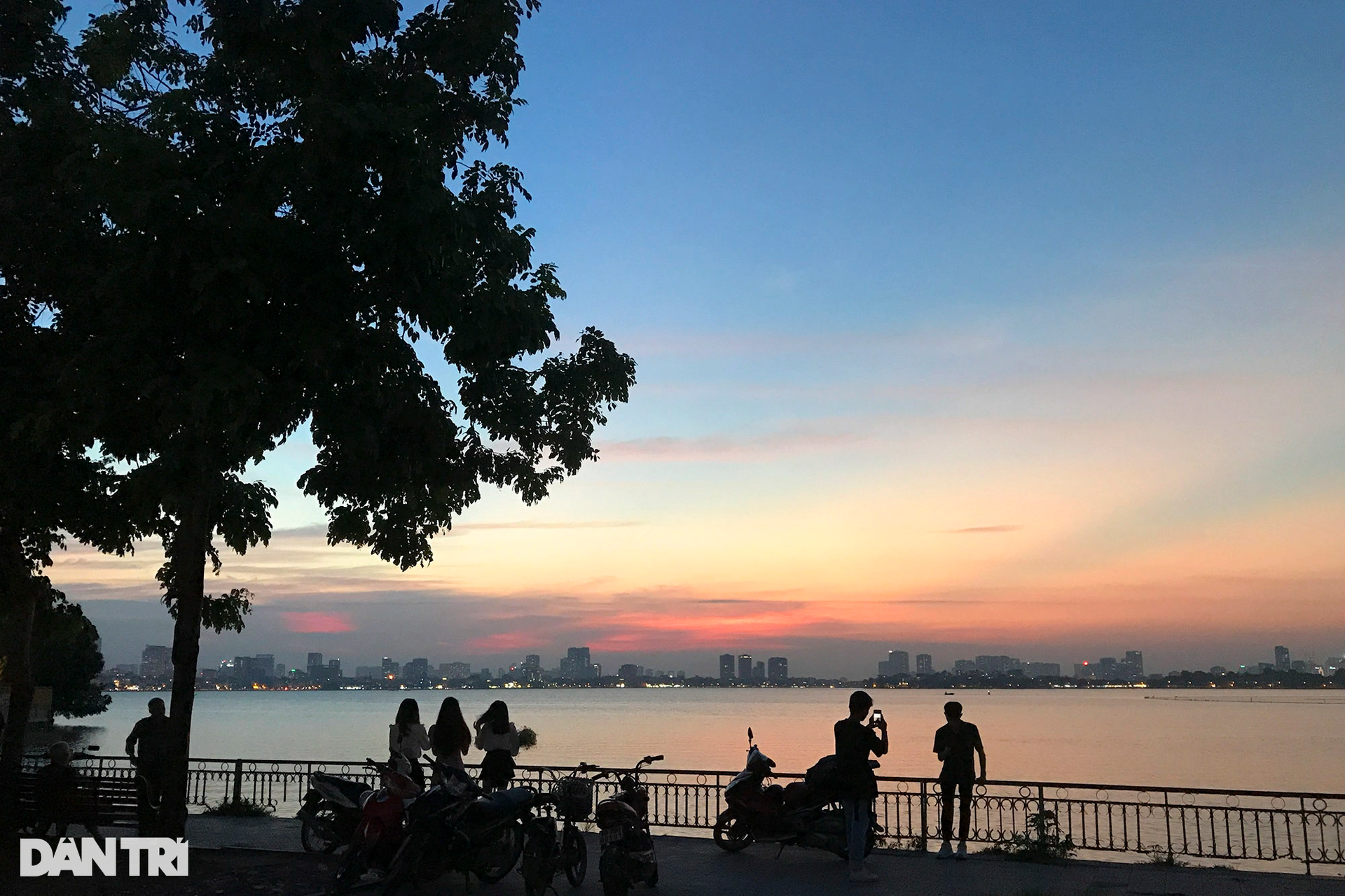 Vẻ đẹp đặc trưng của mùa thu Hà Nội - 18 Vẻ đẹp đặc trưng của mùa thu Hà Nội - 18
