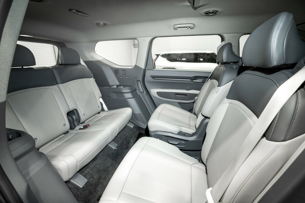 Kia EV9 ra mắt, mẫu SUV 3 hàng ghế hiếm hoi trên thị trường xe điện - 16 Kia EV9 ra mắt, mẫu SUV 3 hàng ghế hiếm hoi trên thị trường xe điện - 16