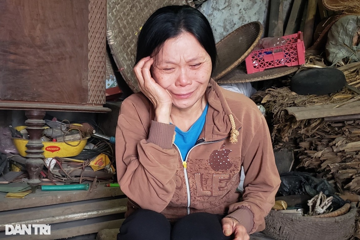 Bỏ học chăm mẹ bệnh, bố thần kinh, cậu sinh viên gặp nạn vô cùng nguy kịch - 5 Bỏ học chăm mẹ bệnh, bố thần kinh, cậu sinh viên gặp nạn vô cùng nguy kịch - 5