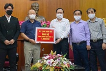 Nghĩa cử đẹp của HLV Park Hang Seo lên báo châu Á