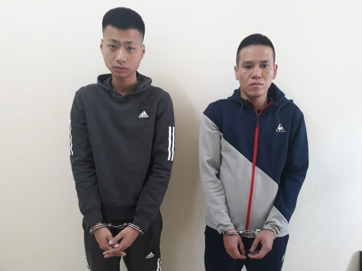 Bắt 2 đối tượng bịt mặt nổ súng vào cửa hàng nội thất - 1 Bắt 2 đối tượng bịt mặt nổ súng vào cửa hàng nội thất - 1
