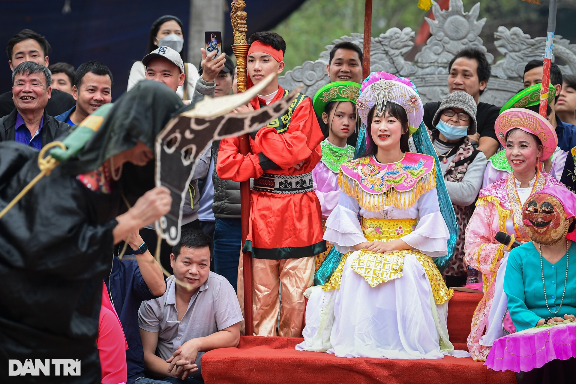 Độc lạ hội thi câu ếch, bắt lươn... để kén rể cho thiếu nữ ở Hà Nội - 9 Độc lạ hội thi câu ếch, bắt lươn... để kén rể cho thiếu nữ ở Hà Nội - 9