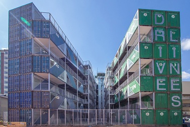 Khó tin tòa chung cư 6 tầng làm hoàn toàn từ container