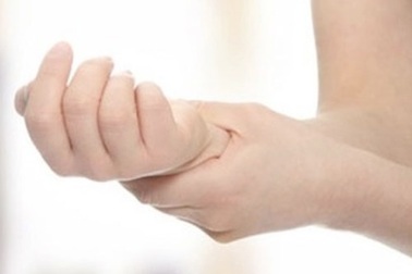 Tê chân tay mùa lạnh - chứng bệnh chớ nên coi thường