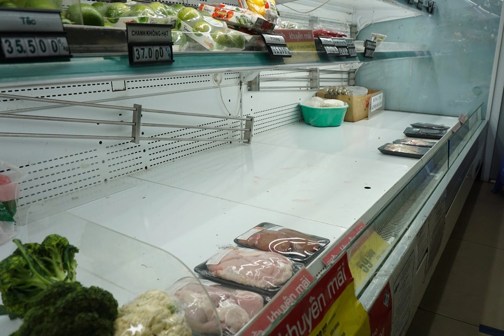 Cần Thơ: Siêu thị, chợ đều hết sạch rau, thịt trước giờ giãn cách xã hội - 4 Cần Thơ: Siêu thị, chợ đều hết sạch rau, thịt trước giờ giãn cách xã hội - 4