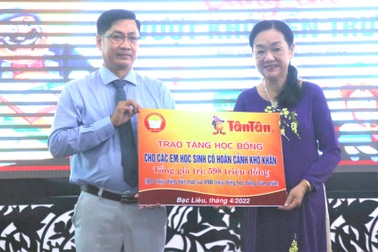 Bạc Liêu: Tiếp nhận 2 suất học bổng toàn phần gần 500 triệu đồng