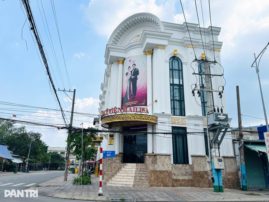 Cảnh sát có mặt tại hàng loạt thẩm mỹ viện Mailisa trên cả nước - 6 Cảnh sát có mặt tại hàng loạt thẩm mỹ viện Mailisa trên cả nước - 6