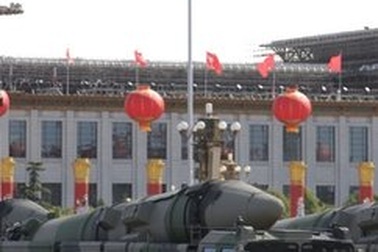 Mỹ thách thức “sát thủ tàu sân bay” của Trung Quốc