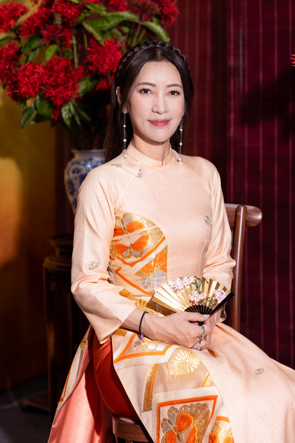 Dàn người mẫu đặc biệt trình diễn áo dài của Hoa hậu Ngọc Hân - 3 Dàn người mẫu đặc biệt trình diễn áo dài của Hoa hậu Ngọc Hân - 3