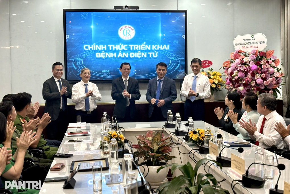 Thứ trưởng nói lý do bệnh án điện tử Bệnh viện Chợ Rẫy “đi sau, về đúng” - 4