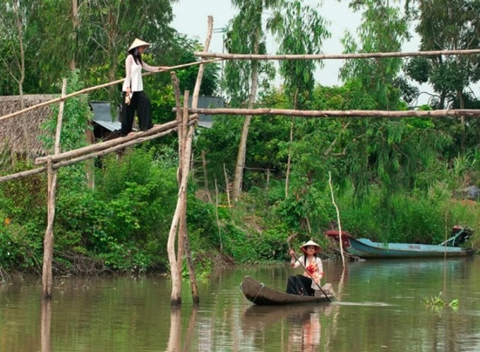 Cầu khỉ trong đời sống của sông nước miền Tây