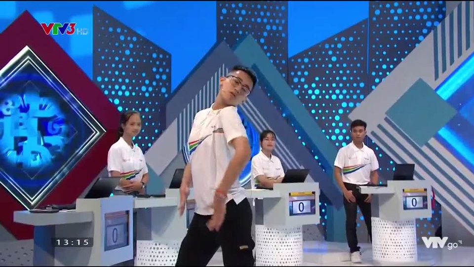 Màn nhảy Kpop dẻo như vũ công của thí sinh Olympia khiến khán giả trầm trồ - 3 Màn nhảy Kpop dẻo như vũ công của thí sinh Olympia khiến khán giả trầm trồ - 3