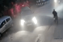 Lùi xe bất cẩn gây va chạm còn hành xử côn đồ