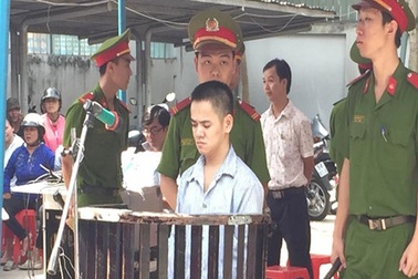 Giết đồng nghiệp vì bị nhận xét làm việc chưa tốt